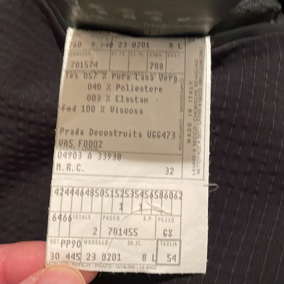 Prada men’s blazer - size 54L - Black with subtle pinstripes - Picture 5 of 16